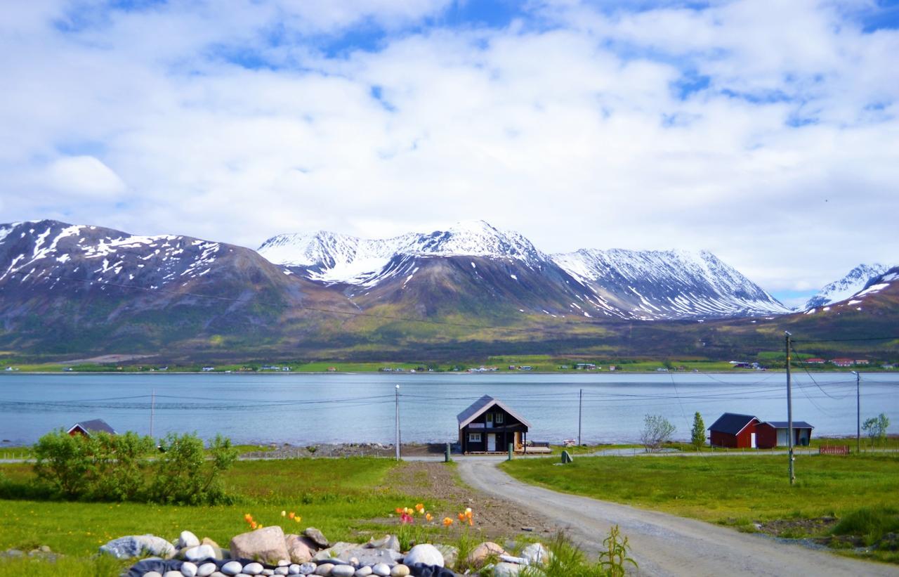 Lyngen ski- og fiskecamp Lenangsoyra Eksteriør bilde